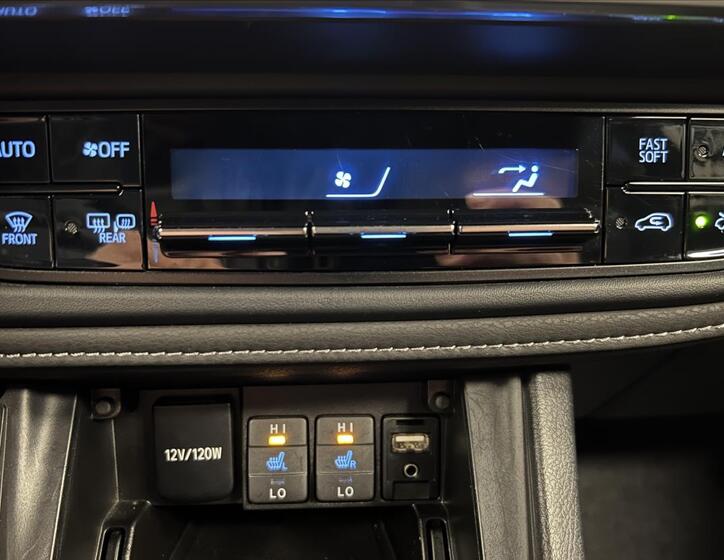 Toyota Auris 7