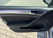 Volkswagen Golf 16