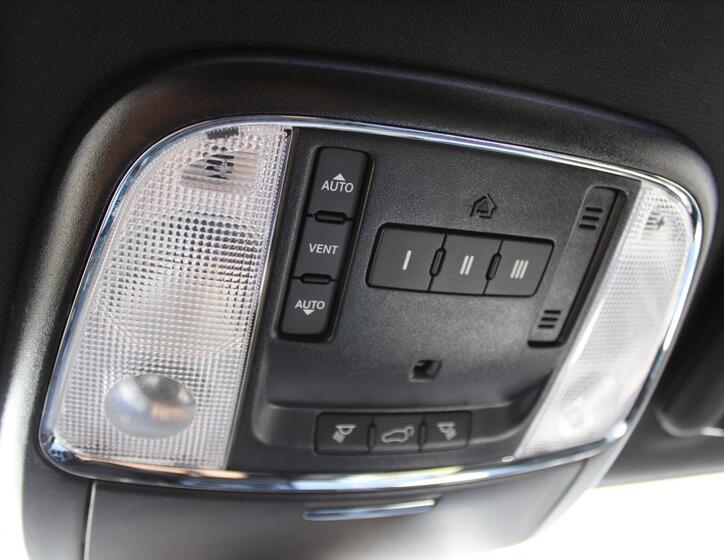 Jeep Grand Cherokee 25