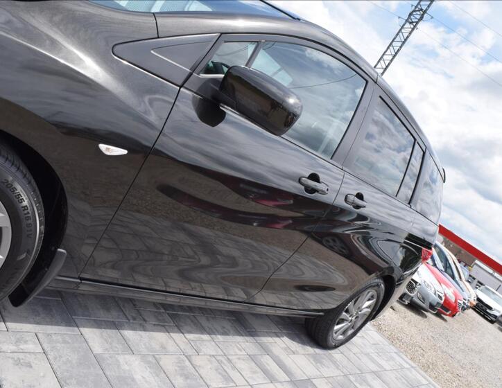 Mazda 5 8