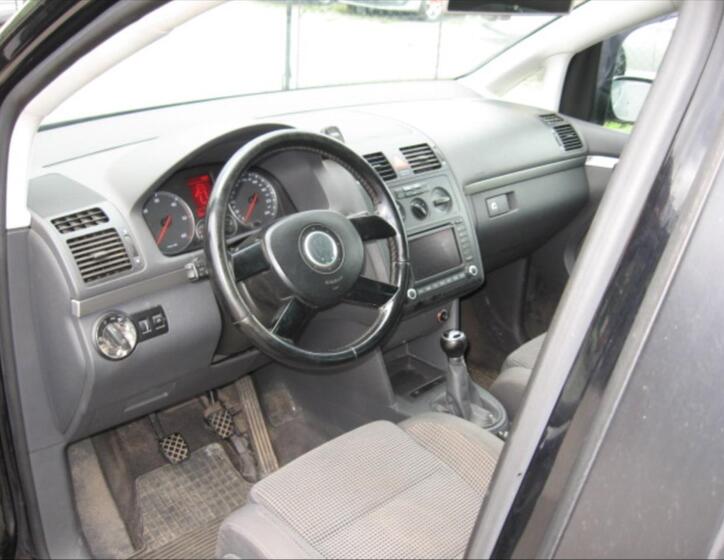 Volkswagen Touran 13
