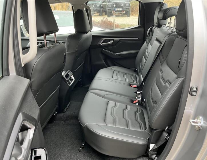 Isuzu D-Max 10