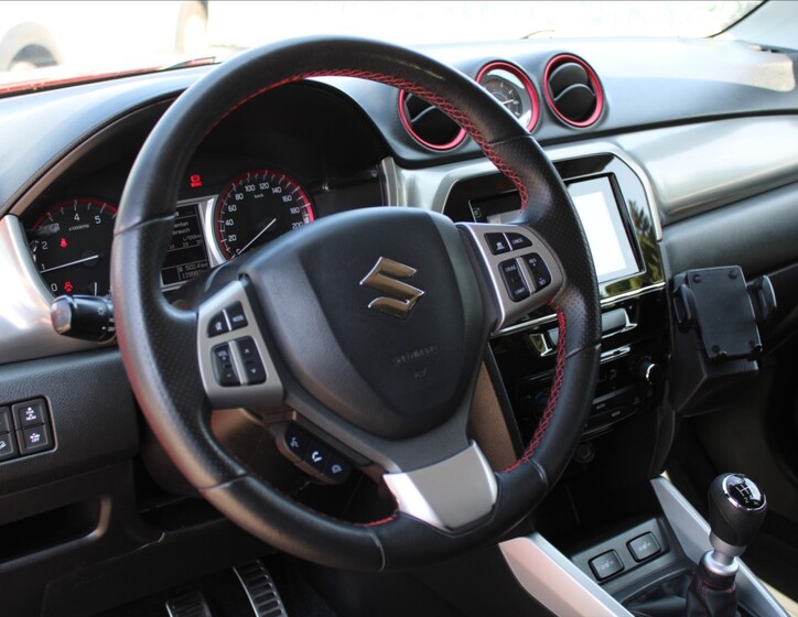 Suzuki Vitara 28