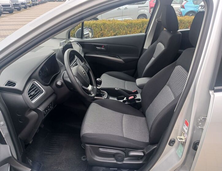 Suzuki S-Cross 9