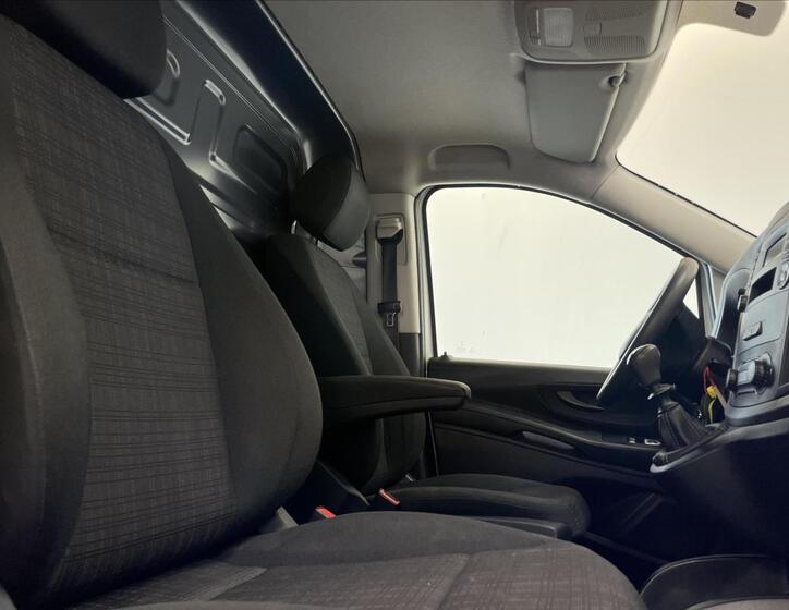 Mercedes-Benz Vito 14