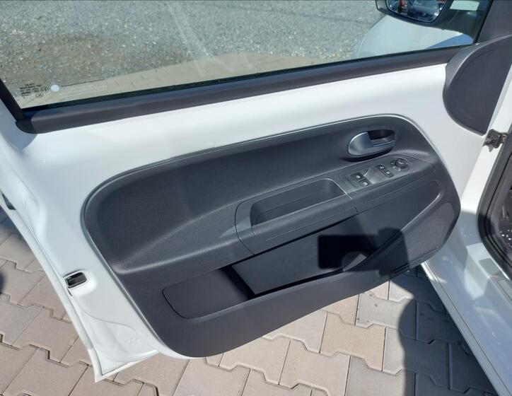 Volkswagen e-up! 23