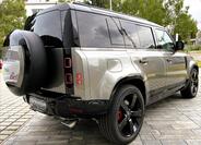 Land Rover Defender 9