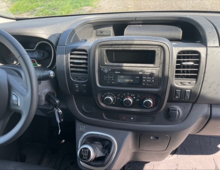 Renault Trafic 10