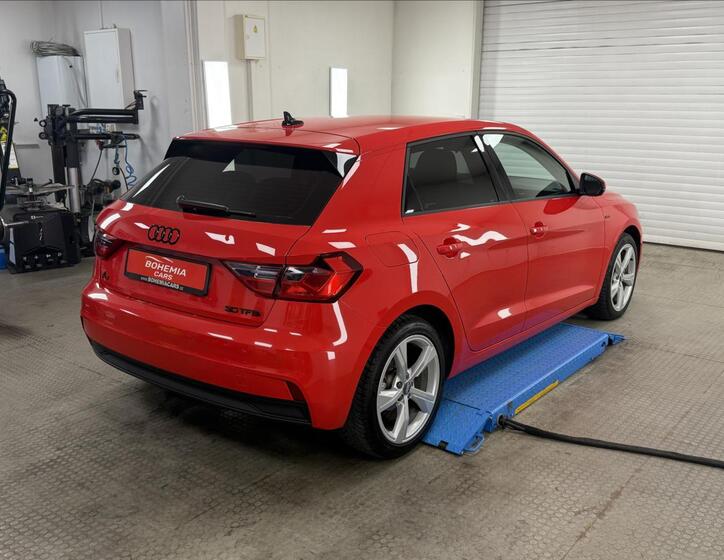 Audi A1 6