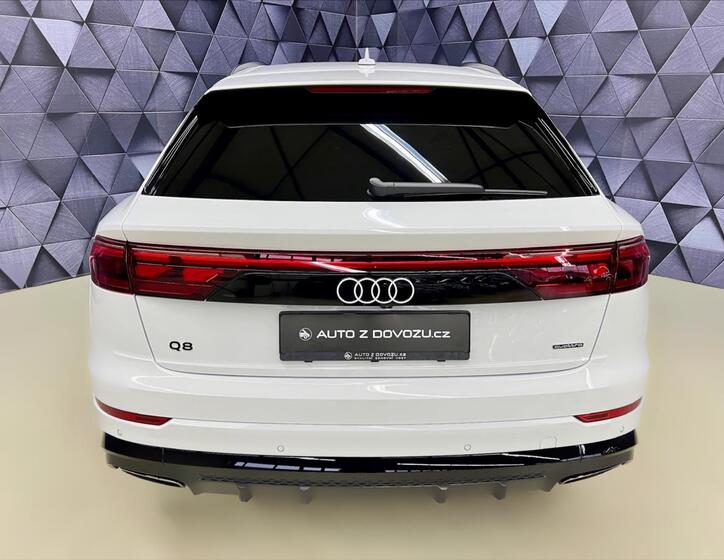 Audi Q8 5