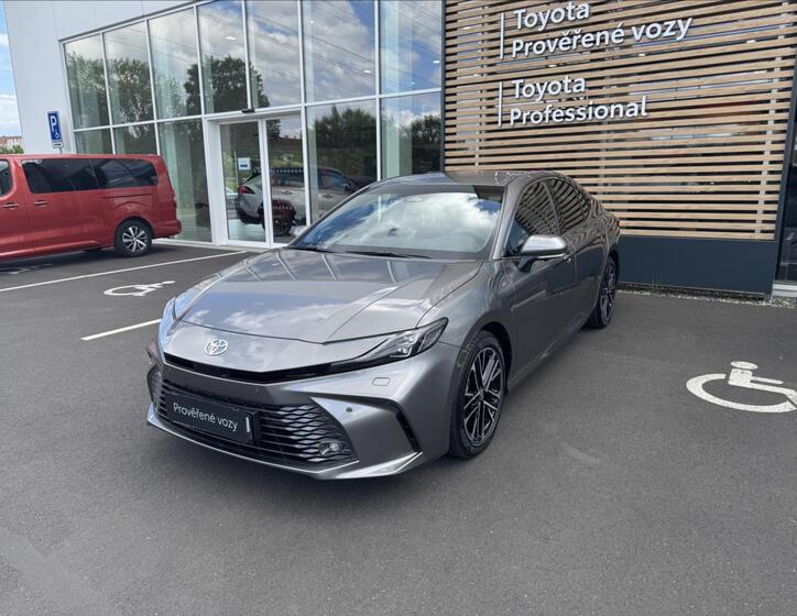 Toyota Camry 1