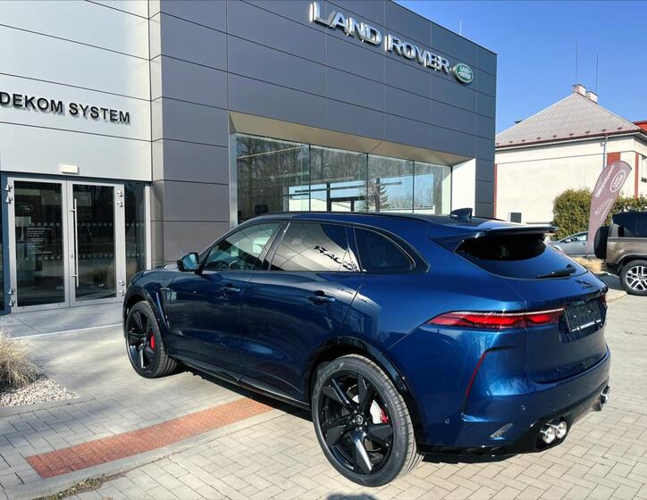 Jaguar F-Pace 5