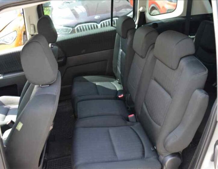 Mazda 5 17
