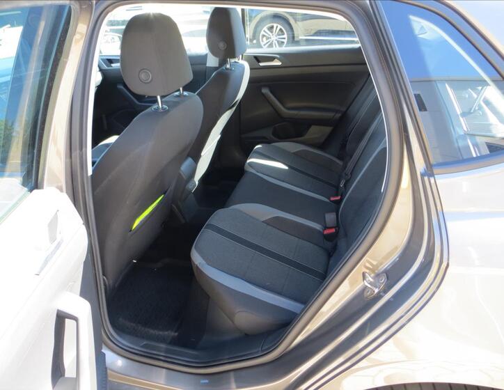 Volkswagen Polo 24
