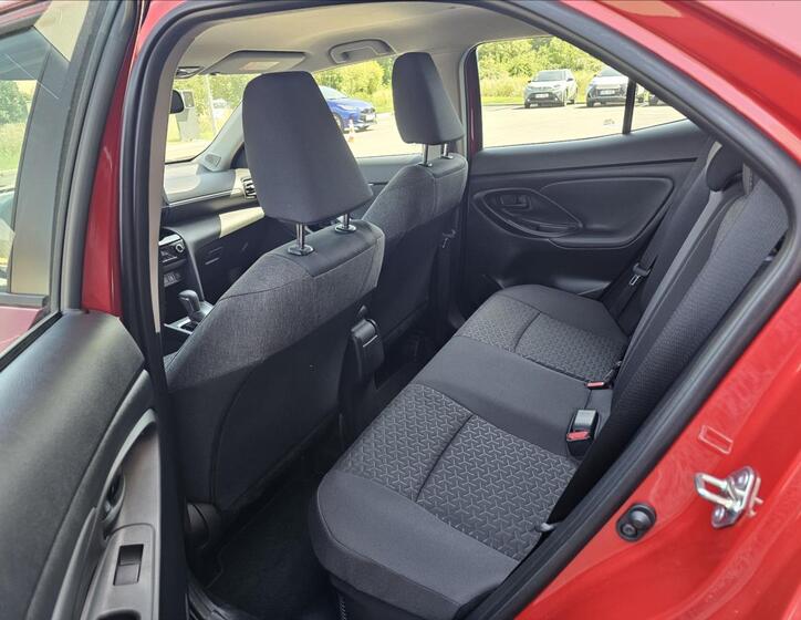 Toyota Yaris Cross 8
