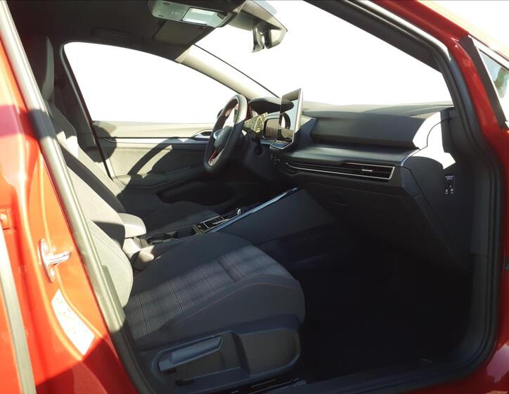 Volkswagen Golf 18