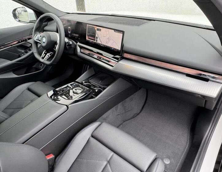 BMW i5 9