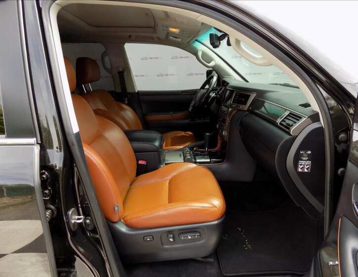 Lexus LX 570 14