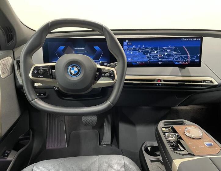 BMW iX 5