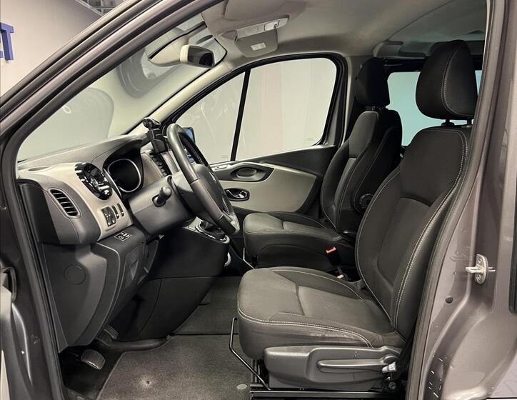 Renault Trafic 8
