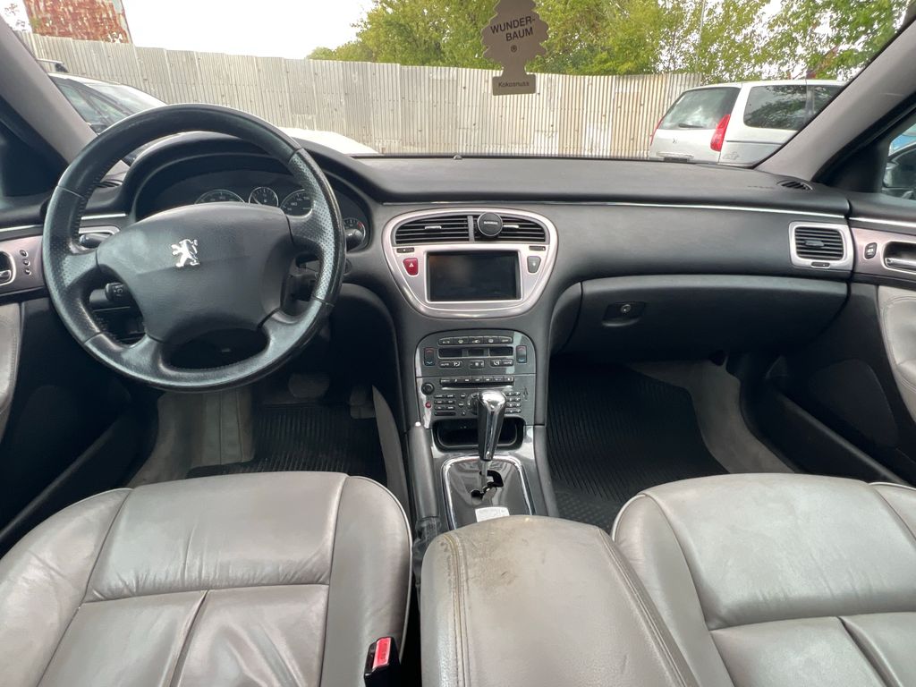 Peugeot 607
