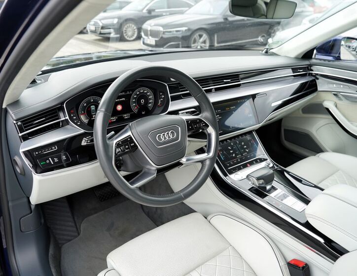 Audi A8 28