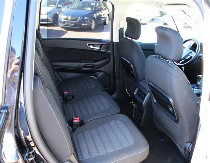 Ford Galaxy 18