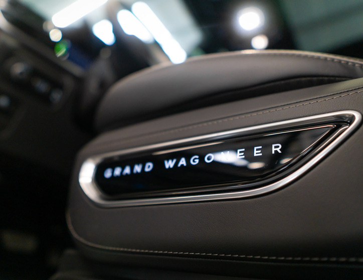 Jeep Grand Wagoneer 17