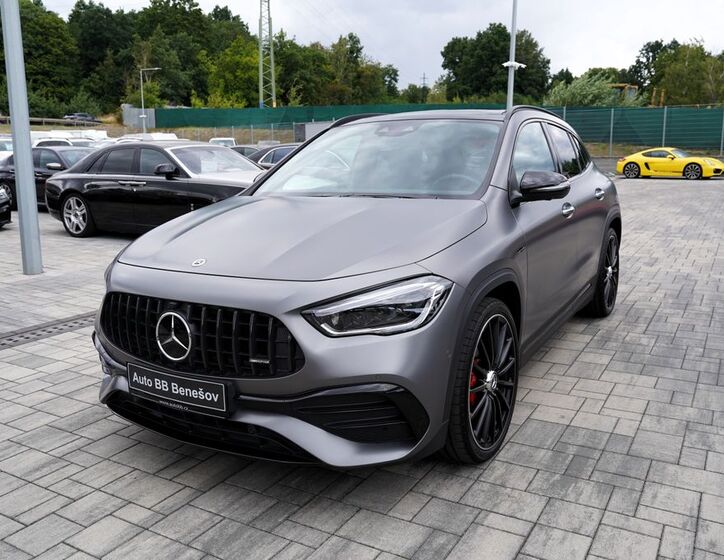 Mercedes-Benz GLA 2