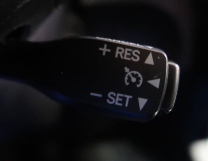 Toyota Auris 24
