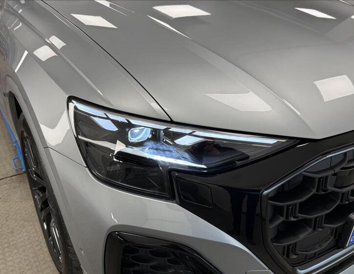 Audi Q8 39