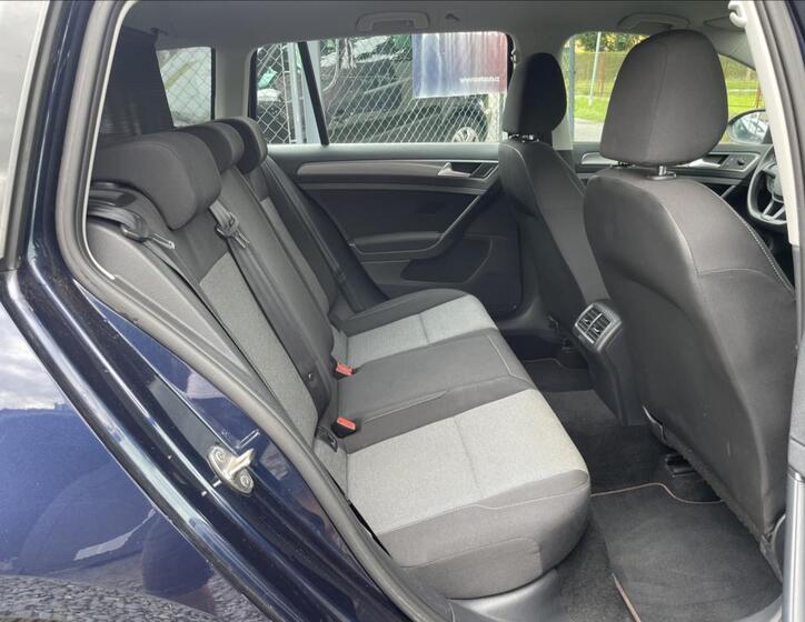 Volkswagen Golf 33