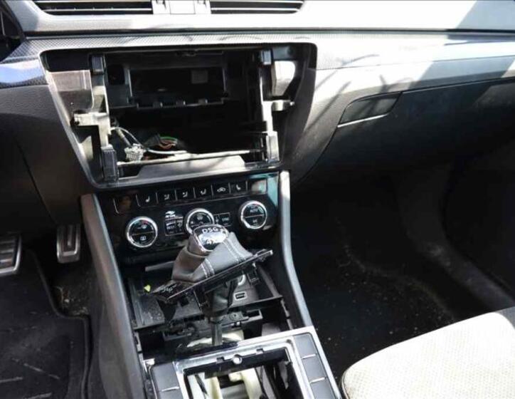 Škoda Superb 16