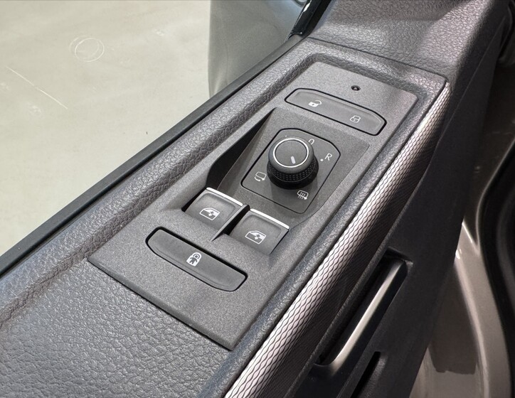 Volkswagen Multivan 19