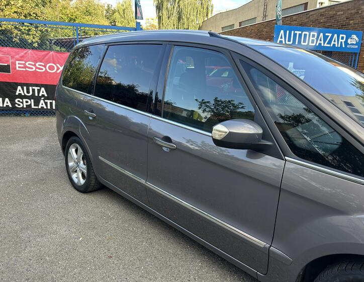 Ford Galaxy 9