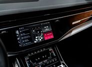 Audi Q7 6