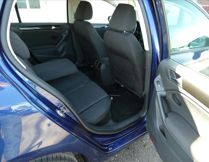 Volkswagen Golf 17