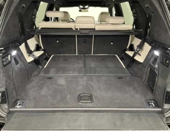 BMW X7 13