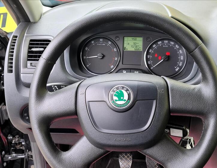 Škoda Fabia 33