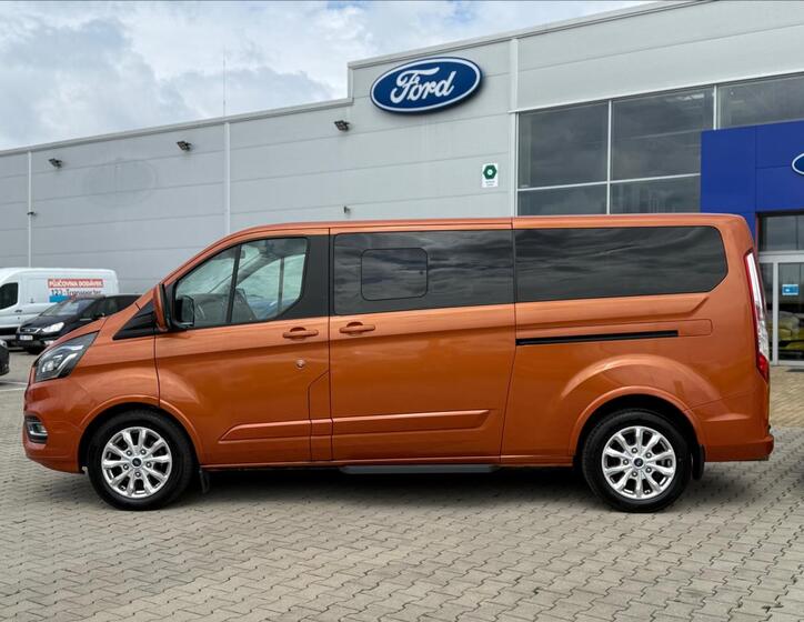 Ford Tourneo Custom 2