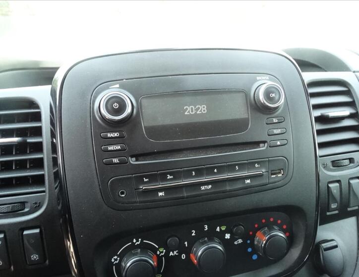 Opel Vivaro 27
