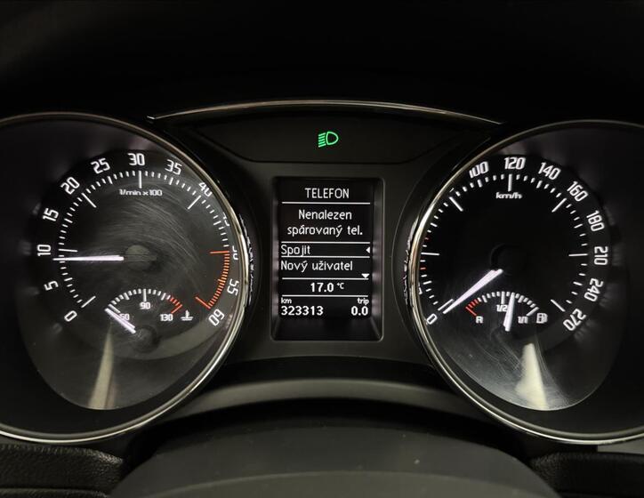 Škoda Superb 13