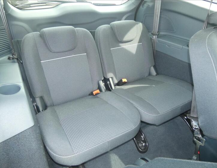 Ford Grand C-MAX 13