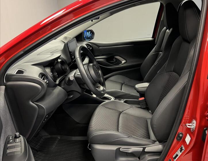 Mazda 2 6
