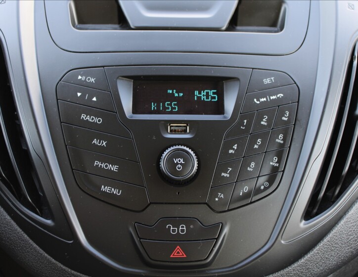 Ford Tourneo Courier 11