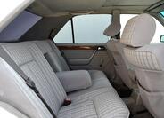 Mercedes-Benz 124 28