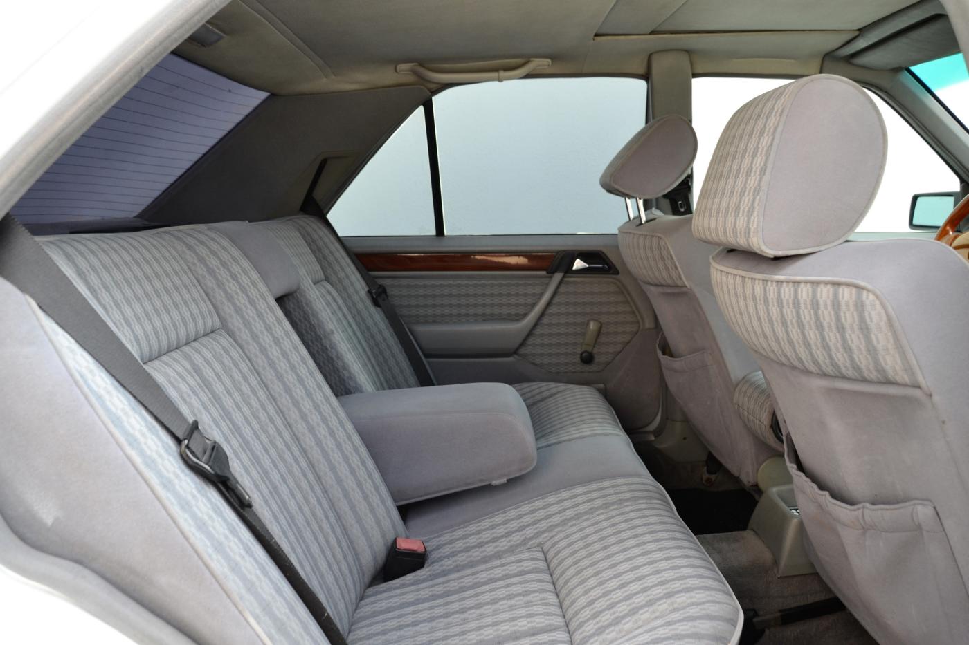 Mercedes-Benz 124