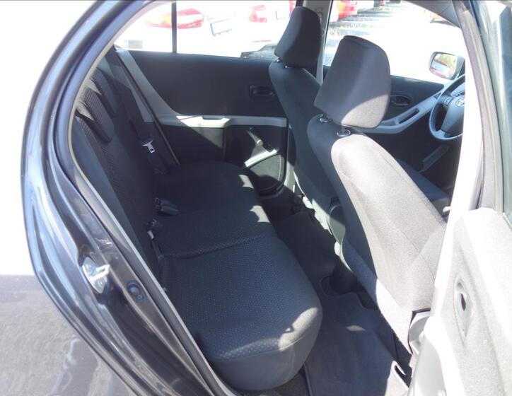 Toyota Yaris 13