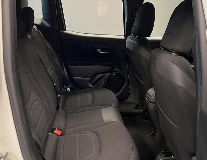 Jeep Renegade 11