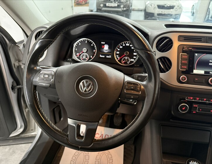 Volkswagen Tiguan 8